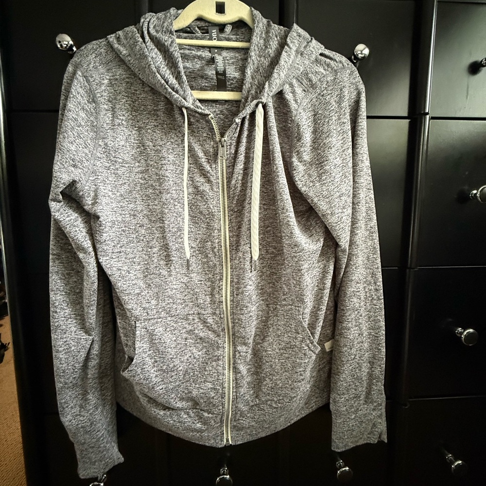 Vuori Halo 2.0 Heather Gray Zippered Long Sleeve Hoodie - Picture 2 of 2